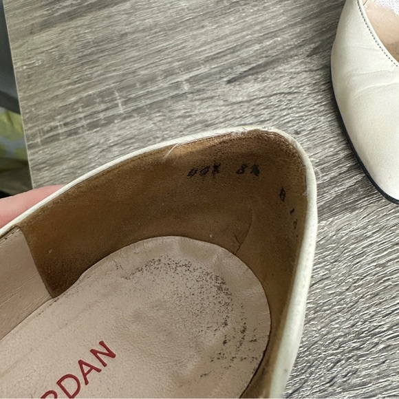 Ivory leather Charles Jordan pumps made in France - Picture 6 of 12